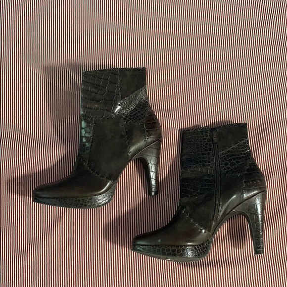 Gianni Bini platform boots - Picture 2 of 5
